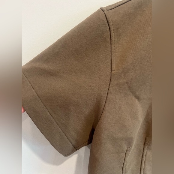 SWEATY BETTY WREN CROP SHORT SLEEVE T-SHIRT- Size XL. Color olive - Picture 3 of 11